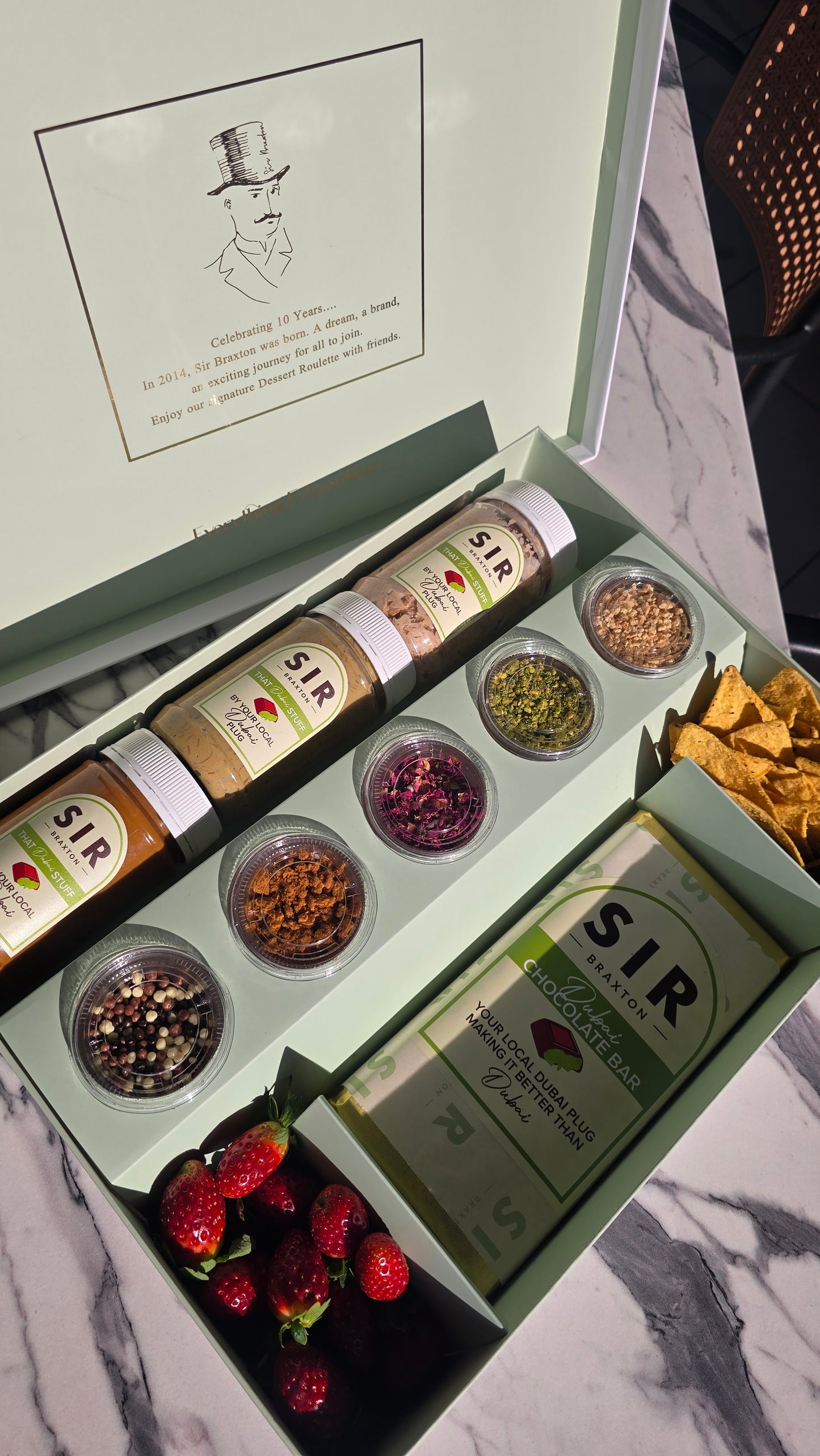 VIRAL DUBAI GIFT BOX
